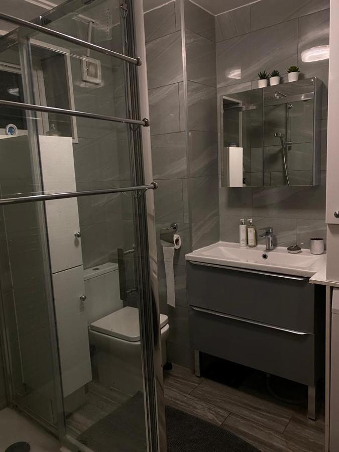 Appartement A Modern Flat In Southeast Londres Extérieur photo